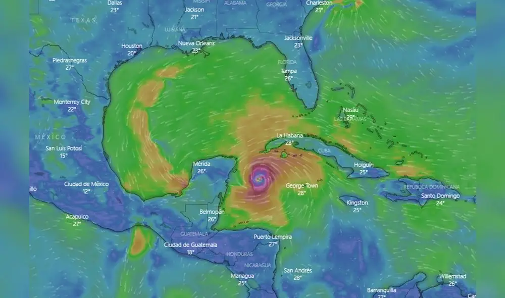 A market trader shows different currency notes in Caracas on March 10, 2019, during the third day of a massive power outage which has left Venezuelans without communications, electricity and water. - The unprecedented power outage already left 15 patients dead and threatens to extend indefinitely, increasing distress for the severe political and economic crisis hitting the oil-rich South American nation. (Photo by Cristian Hernandez / AFP) A market trader shows different currency notes in Caracas on March 10, 2019, during the third day of a massive power outage which has left Venezuelans without communications, electricity and water. - The unprecedented power outage already left 15 patients dead and threatens to extend indefinitely, increasing distress for the severe political and economic crisis hitting the oil-rich South American nation. (Photo by Cristian Hernandez / AFP)