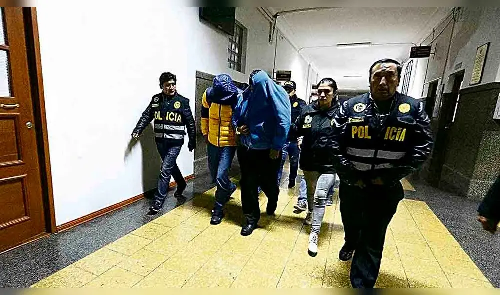 A LADO DE la DELINCUENCIA. 16 policías fueron enviados a prisión en Cusco por colaborar con una banda de narcotraficantes. A LADO DE la DELINCUENCIA. 16 policías fueron enviados a prisión en Cusco por colaborar con una banda de narcotraficantes.