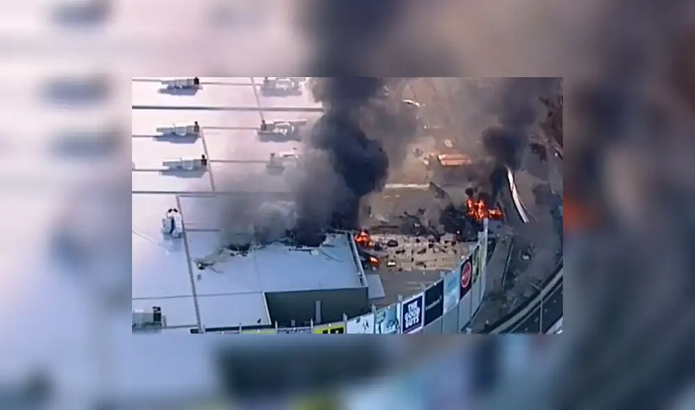 Australia: Avioneta se estrelló contra centro comercial | VIDEO Australia: Avioneta se estrelló contra centro comercial | VIDEO