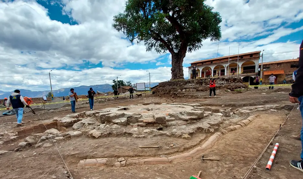Autoridades locales y de la Dirección de Cultura constataron el descubrimiento. Foto: Gobierno Regional de Apurímac. Autoridades locales y de la Dirección de Cultura constataron el descubrimiento. Foto: Gobierno Regional de Apurímac.