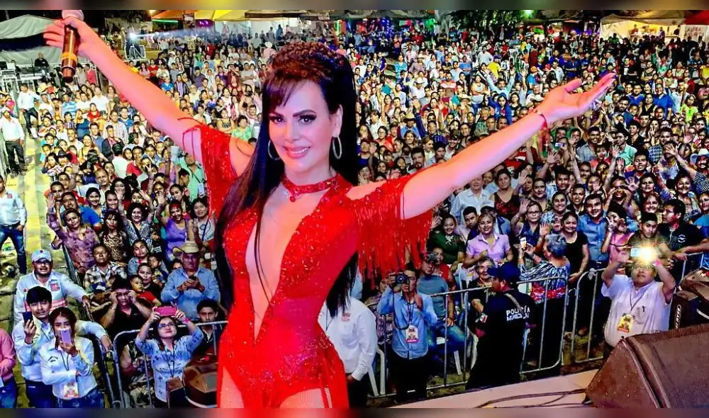 Maribel Guardia sorprendió con atrevido bikini para celebrar sus 3 millones de seguidores