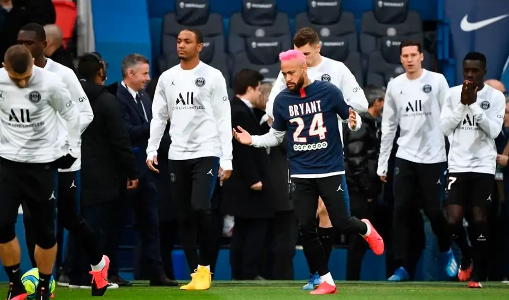 Neymar Jr. llegó al Parque de los Príncipes con un particular estilo de cabello previo al duelo contra el Montpellier por la Ligue 1. Neymar Jr. llegó al Parque de los Príncipes con un particular estilo de cabello previo al duelo contra el Montpellier por la Ligue 1.
