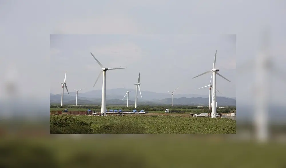 parque eólico en Ica. parque eólico en Ica.