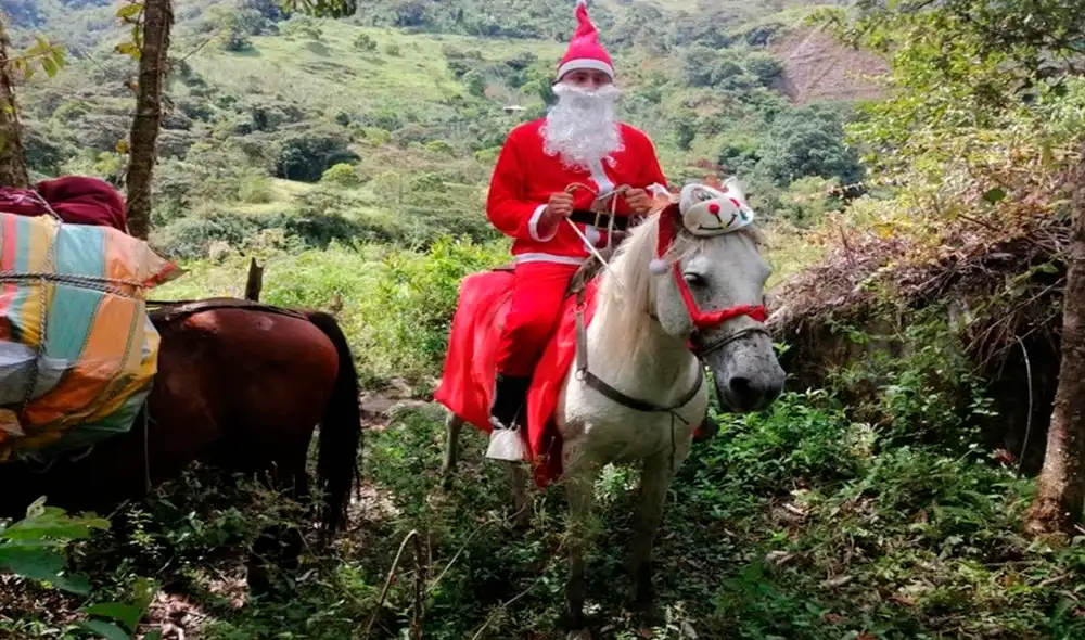Desliza hacia la izquierda para ver las fotografías del maestro apoyando a los niños de Bocayá. Foto: captura de Facebook