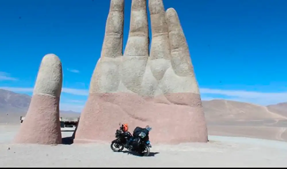 Perú vs Brasil: hincha peruano recorre Sudamérica en una moto y está en la Copa América 2019. | Foto: captura de video Perú vs Brasil: hincha peruano recorre Sudamérica en una moto y está en la Copa América 2019. | Foto: captura de video