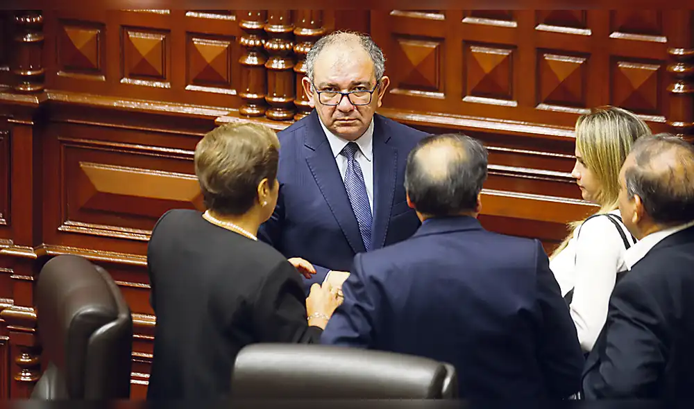 Keiko saca a Cevasco de Oficialía Mayor para un control más directo del Congreso Keiko saca a Cevasco de Oficialía Mayor para un control más directo del Congreso