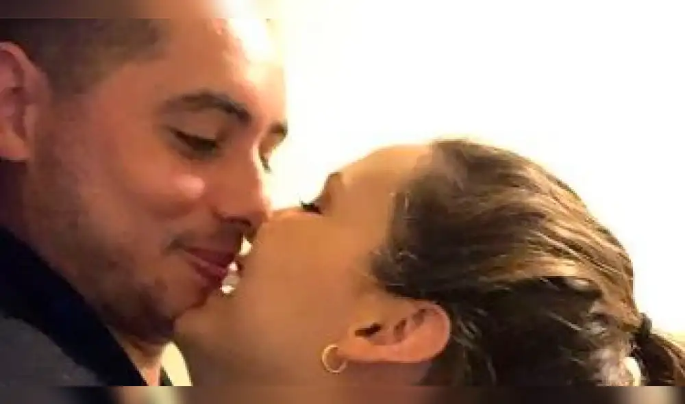 Patricio Quiñones se burla sin piedad de su novia tras polémica de emoliente 