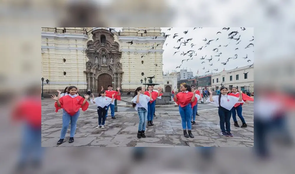 La lengua de señas peruana está reconocida oficialmente por la Ley general de la persona con discapacidad