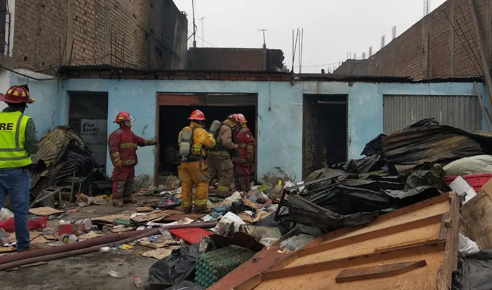 S.J.L.: incendio destruye vivienda que almacenaba material reciclable [VIDEO]