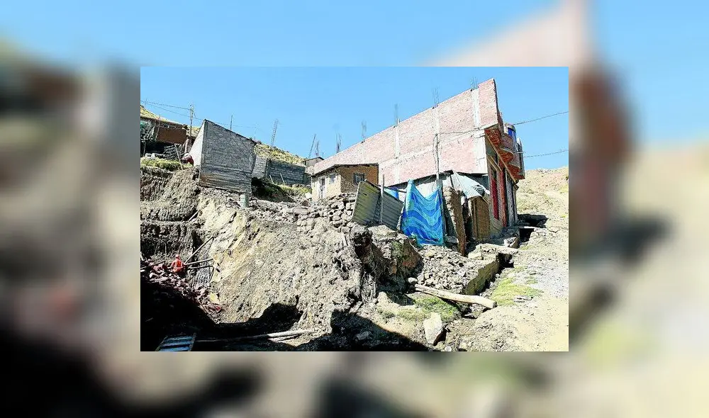 Peritos de criminalística realizaron diligencias en vivienda de la joven madre.