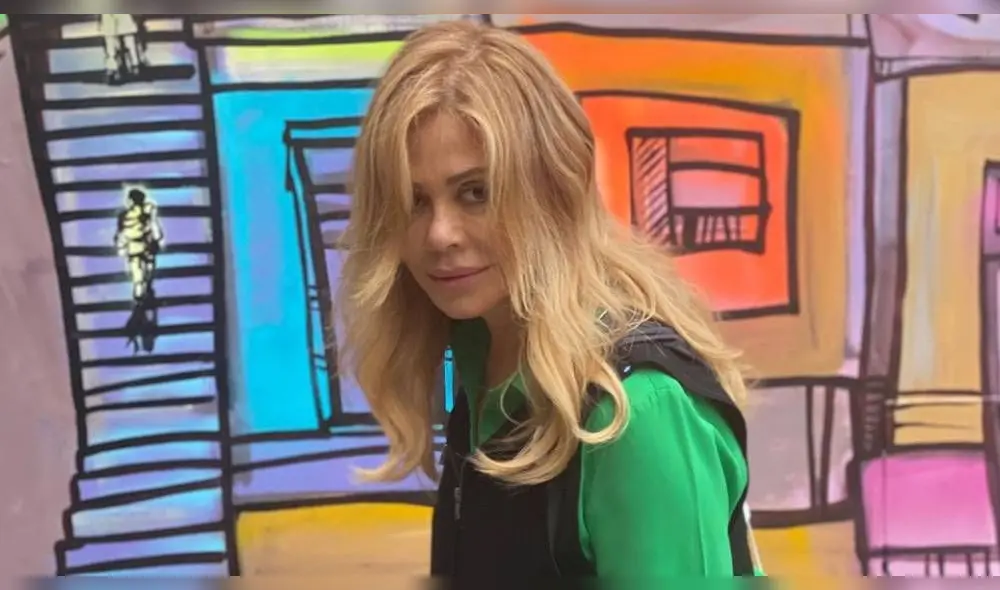 Luego de algunos minutos agarró las tijeras y recortó sus rubios flecos. (Foto: Instagram)