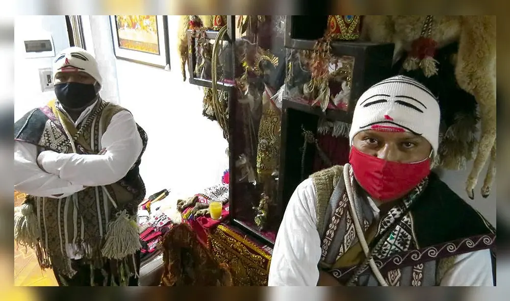 RITO. Creyentes elevan sus plegarias en improvisados altares. RITO. Creyentes elevan sus plegarias en improvisados altares.