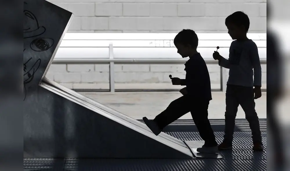 Cada adulto podrá salir con máximo dos menores al mismo tiempo. (Foto: EFE) Cada adulto podrá salir con máximo dos menores al mismo tiempo. (Foto: EFE)