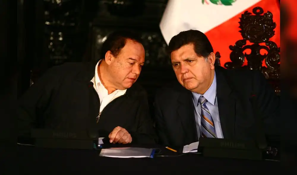 Fiscalía pide impedimento de salida para Alva Castro Fiscalía pide impedimento de salida para Alva Castro