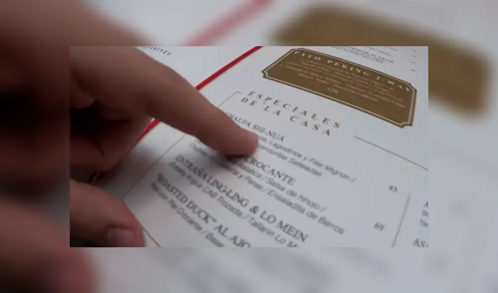 Desliza para ver cómo luce este arroz chaufa que sorprendió a todos en YouTube. Foto: Captura. Desliza para ver cómo luce este arroz chaufa que sorprendió a todos en YouTube. Foto: Captura.