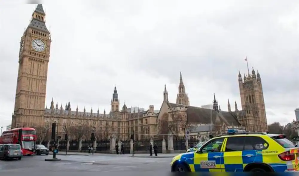 Evacúan Londres tras descubrir una bomba de la Segunda Guerra Mundial Evacúan Londres tras descubrir una bomba de la Segunda Guerra Mundial