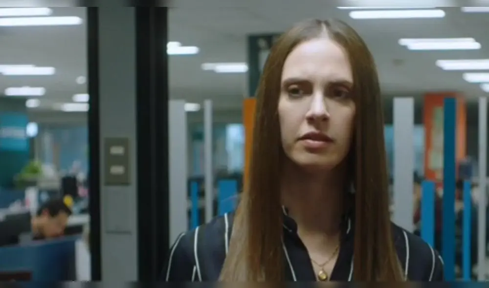 Emilia Drago da apasionado beso en la boca a famosa actriz mexicana Emilia Drago da apasionado beso en la boca a famosa actriz mexicana