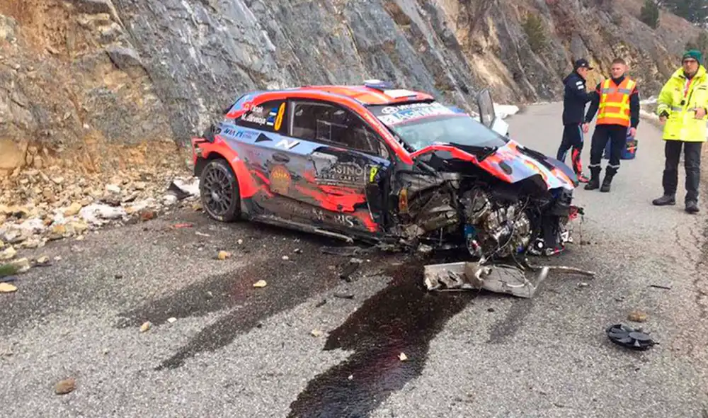 El auto que conducía Tanal quedó totalmente destrozado tras el accidente. Foto: Akos Jobbagy.