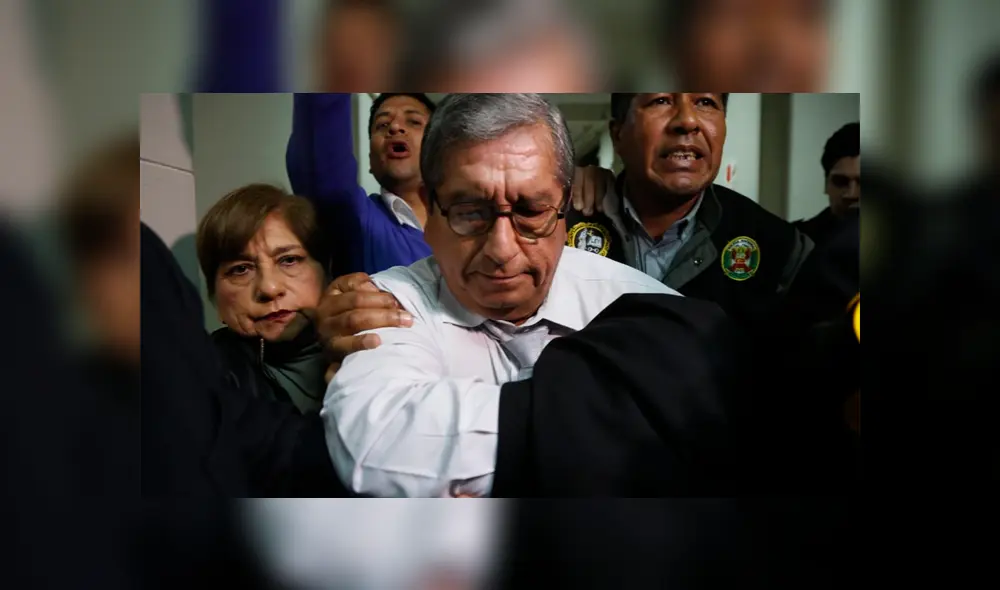 Cuellos Blancos: exconsejero Julio Gutiérrez estará 18 meses sin poder salir del país Cuellos Blancos: exconsejero Julio Gutiérrez estará 18 meses sin poder salir del país