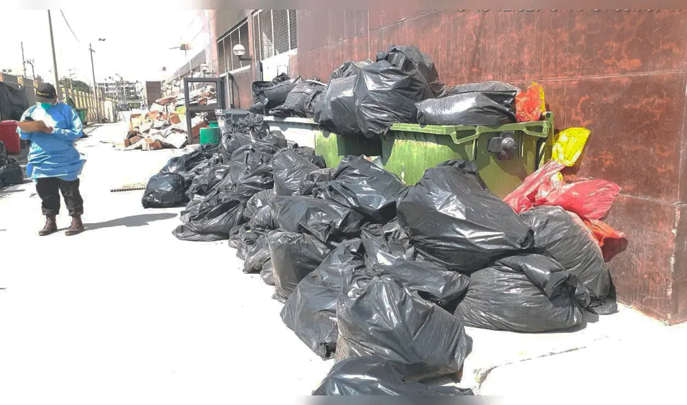 Residuos hospitalarios en Hospital Regional Lambayeque. Residuos hospitalarios en Hospital Regional Lambayeque.