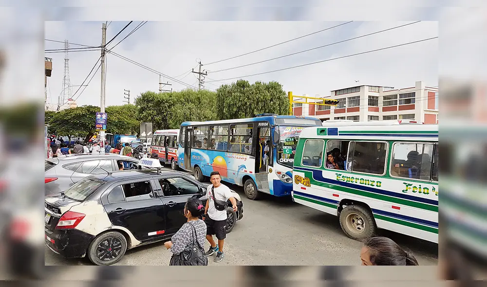 Caos. El transporte público es otro gran problema de Trujillo.