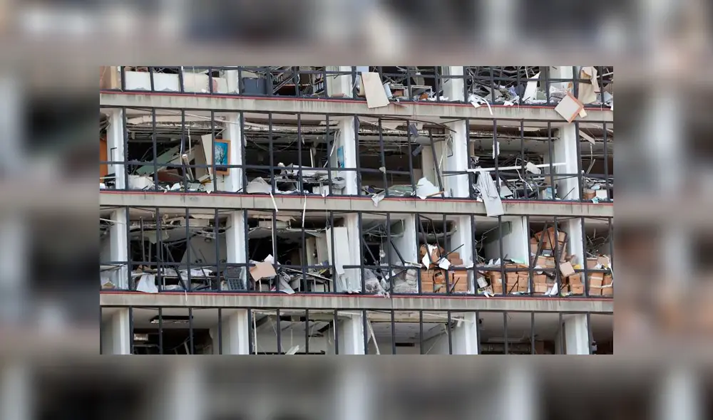 Edificios terminaron destruidos después de una explosión masiva en Beirut, Líbano. Foto: EFE