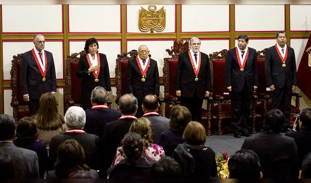 Parlamentarios renunciantes podrán formar bancadas 