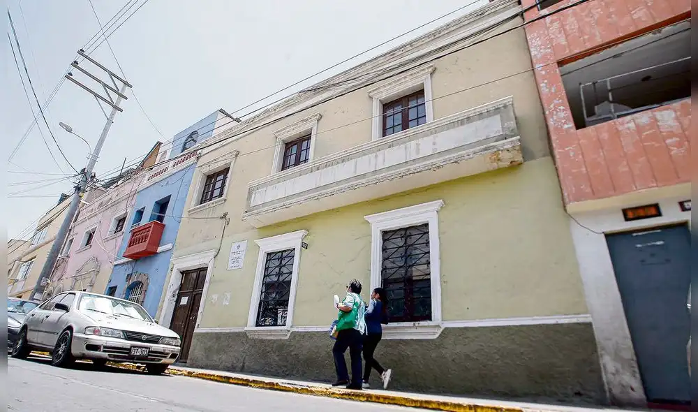 la casa del poeta. Aquí nació Mariano Melgar. la casa del poeta. Aquí nació Mariano Melgar.