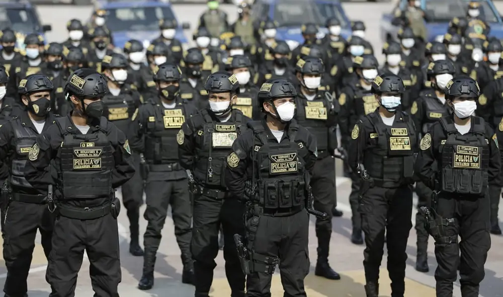 Intervinieron a más de 50 personas y capturaron a 4 requisitoriados. Fotos: Antonio Melgarejo / La República