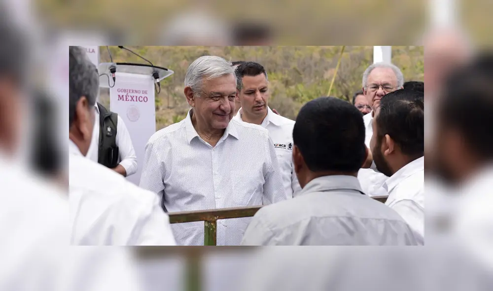 AMLO visitó la construcción del tramo carretero Mitla-Tehuantepec II en Oaxaca. AMLO visitó la construcción del tramo carretero Mitla-Tehuantepec II en Oaxaca.