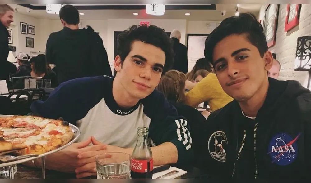 El actor de 20 años dedicó un homenaje a la fallecida estrella de 'Descendientes'. El actor de 20 años dedicó un homenaje a la fallecida estrella de 'Descendientes'.