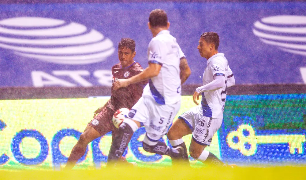 Cruz Azul vs. Puebla por la fecha 2 del Torneo Guardianes 2020 (Liga MX). | Foto: @estoenlinea Cruz Azul vs. Puebla por la fecha 2 del Torneo Guardianes 2020 (Liga MX). | Foto: @estoenlinea