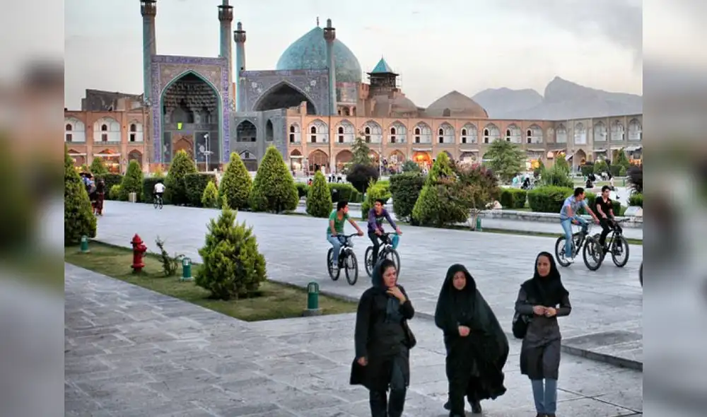 Irán: prohíben a mujeres manejar bicicleta por 'incitar al libertinaje'