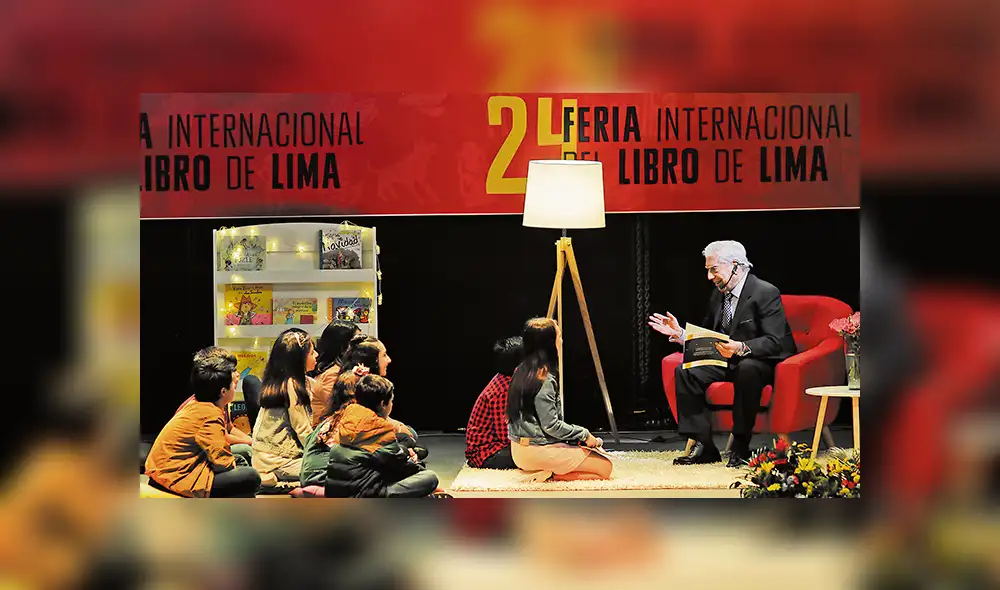 Con los pequeños. El escritor peruano hace lectura de su cuento Fonchito y la luna, durante la Feria Internacional del Libro. Con los pequeños. El escritor peruano hace lectura de su cuento Fonchito y la luna, durante la Feria Internacional del Libro.