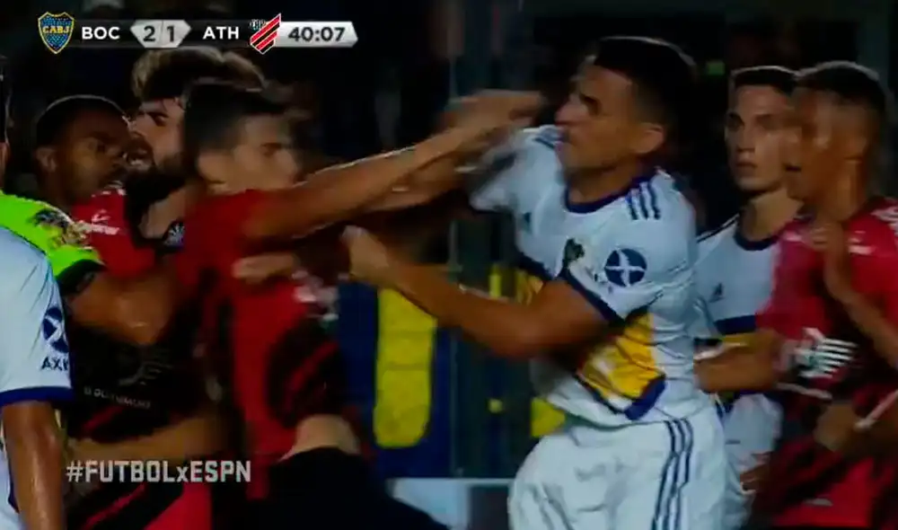 Marcone y CIttadini se agarraron a golpes tras una dura falta del jugador 'Xeneize'. Foto: ESPN Marcone y CIttadini se agarraron a golpes tras una dura falta del jugador 'Xeneize'. Foto: ESPN