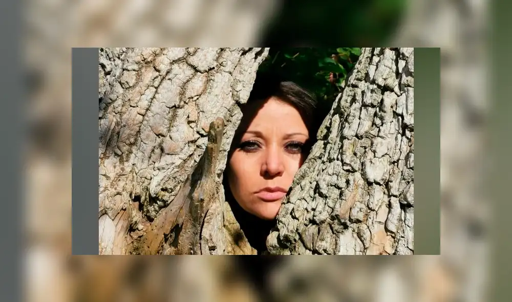 Kate Cunningham celebró su primer aniversario de bodas tras casarse con un árbol para protegerlo de ser talado. Foto: Twitter Kate Cunningham celebró su primer aniversario de bodas tras casarse con un árbol para protegerlo de ser talado. Foto: Twitter