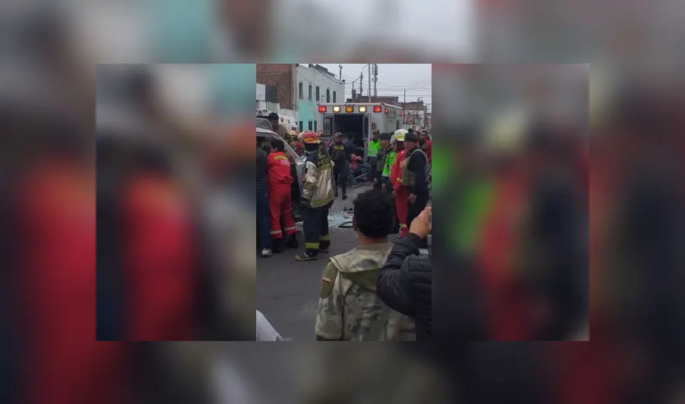 Choque de dos unidades de transporte público en las esquina de los jirones Vigil y California, en el Callao. (Foto: La República) Choque de dos unidades de transporte público en las esquina de los jirones Vigil y California, en el Callao. (Foto: La República)
