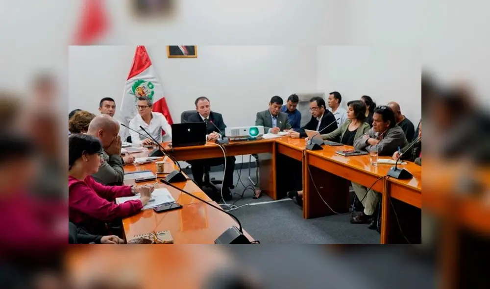 Comunidad shipibo-conibo de Cantagallo tendrá que evaluar propuestas de construcción de sus casas elaboradas por el MTC. Créditos: Difusión. Comunidad shipibo-conibo de Cantagallo tendrá que evaluar propuestas de construcción de sus casas elaboradas por el MTC. Créditos: Difusión.