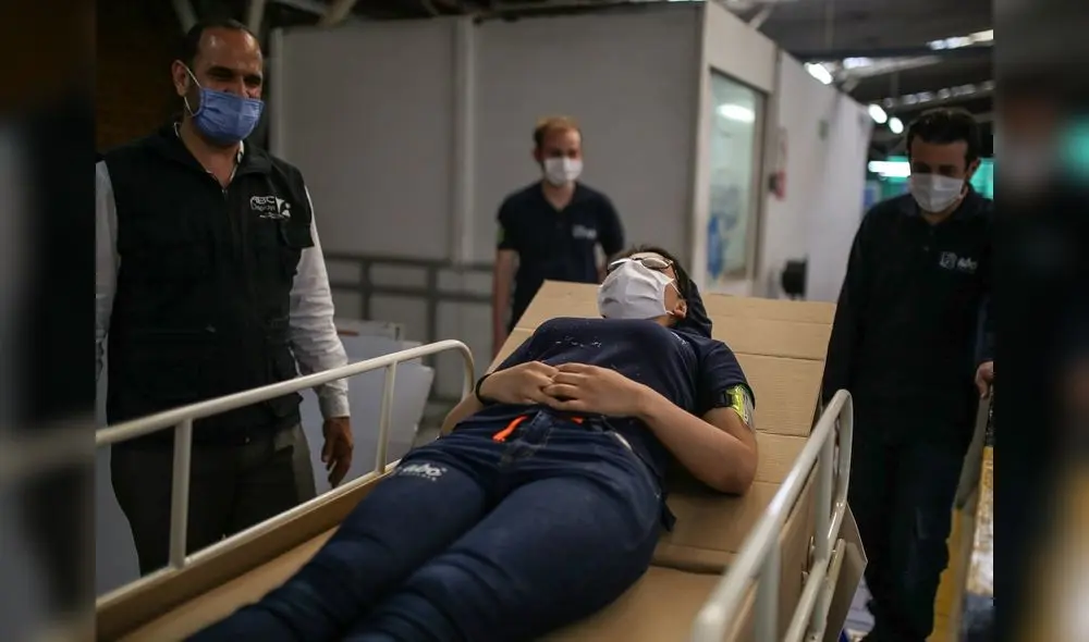 La cama ataúd permite almacenar los cadáveres sin ser manipulados por los médicos. Foto: Twitter.