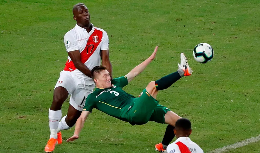 Marathon respondió sobre el supuesto desteñido en la camiseta de Perú en la Copa América 2019. | Foto: EFE Marathon respondió sobre el supuesto desteñido en la camiseta de Perú en la Copa América 2019. | Foto: EFE