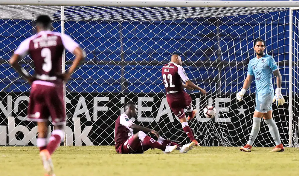 FC Olimpia venció 2-0 al Deportivo Saprissa por la semifinal de ida de la Concachampions 2019. | Foto: EFE