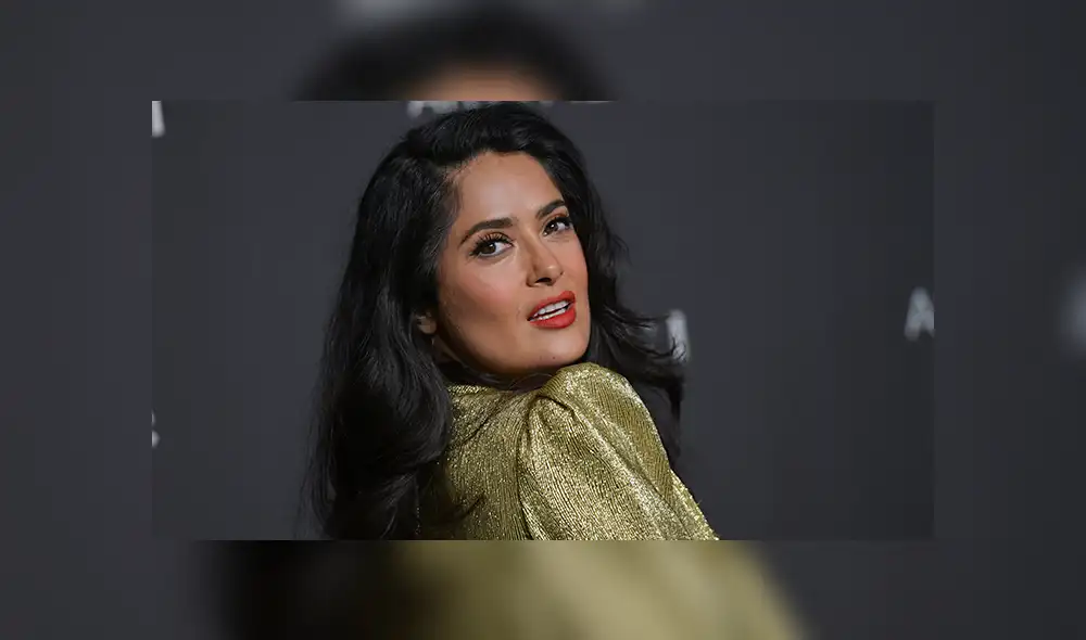 Salma Hayek impacta con reacción tras ver arder Notre Dame [VIDEO]