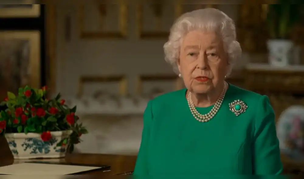 La reina Isabel II, de 93 años, apareció en un mensaje televisado que dirigió a los ciudadanos del Reino Unido.