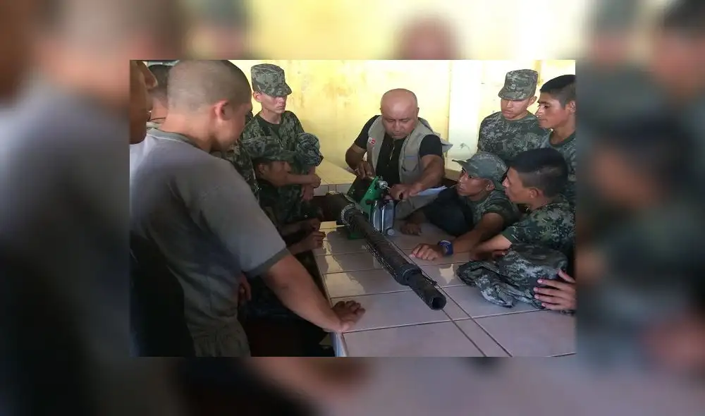   Soldados del Ejército "combaten" contra el dengue en Piura