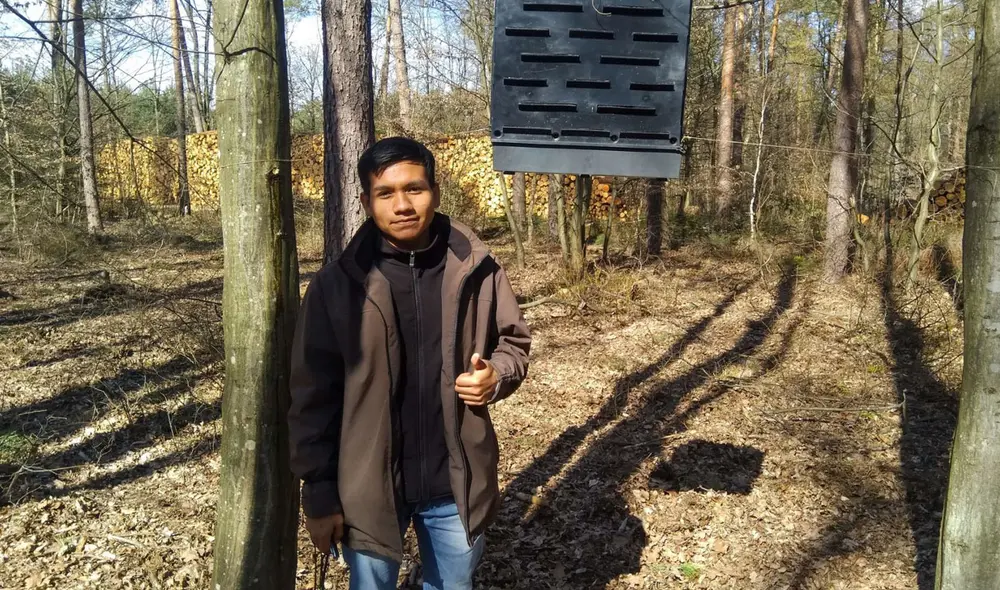 El ganador de la Beca Permanencia de Pronabec continúa investigando a más detalle esta planta. Foto: Andina