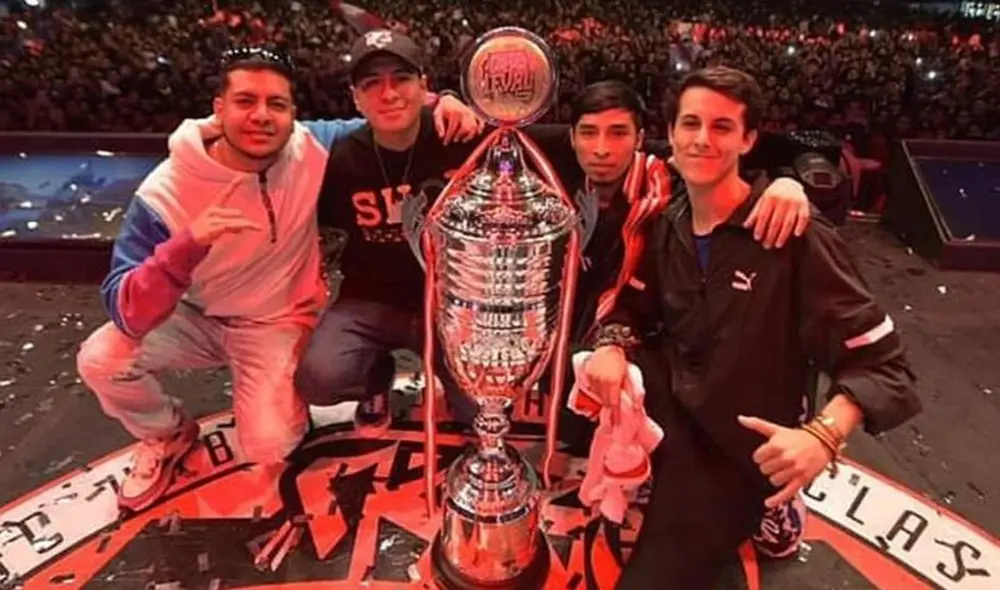 De derecha a izquierda Jaze, Nekroos y Choque ganaron la God Level 3vs3 en 2019. Jota fue jurado en aquella edición. Foto: God Level