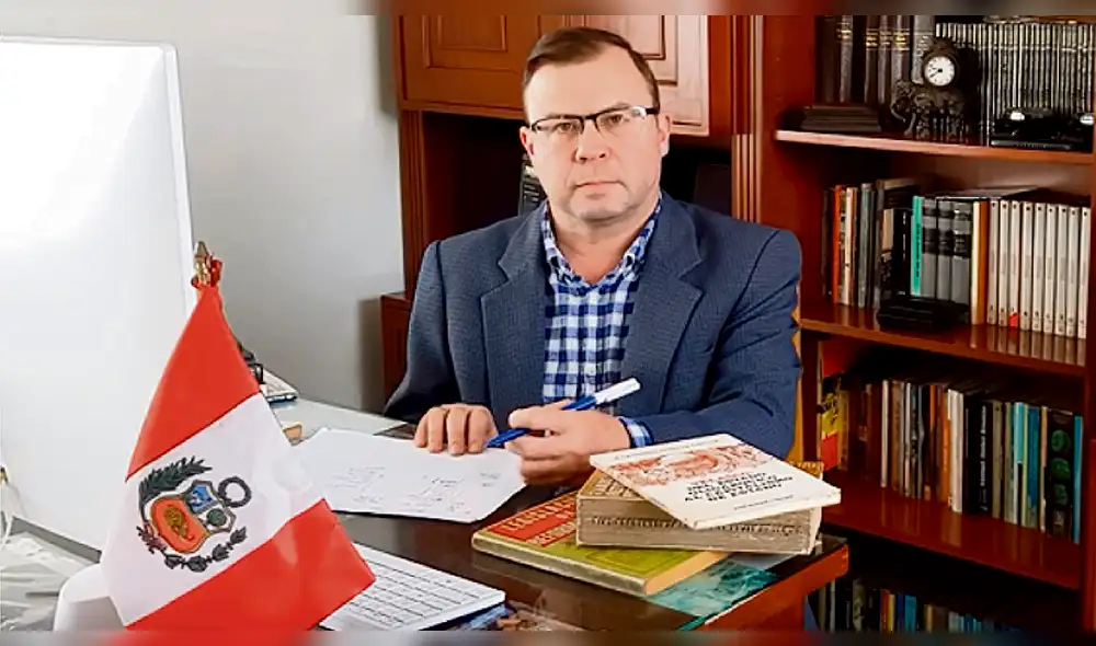 Exasesor de Keiko Fujimori autorizó su propia contratación en el Congreso Exasesor de Keiko Fujimori autorizó su propia contratación en el Congreso