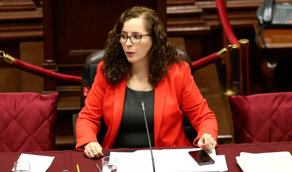 Rosa Bartra criticó que Ejecutivo pida "prisa" para aprobar reforma política. Foto: La República