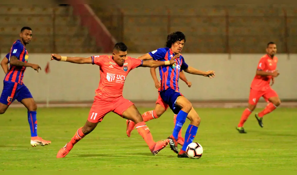 Óscar Vílchez le responde al congresista aprista Jorge del Castillo tras publicar tweet donde justificaba su ausencia a la Parada Militar 2019.