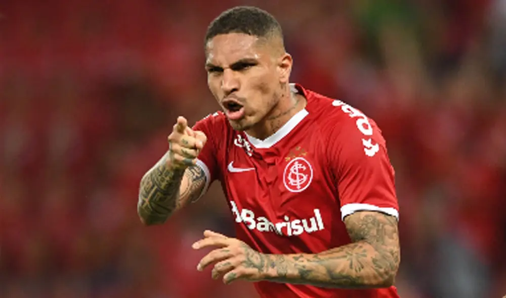 Paolo Guerrero se dirige a hinchas del Inter de Porto Alegre. | Foto: Club Internacional